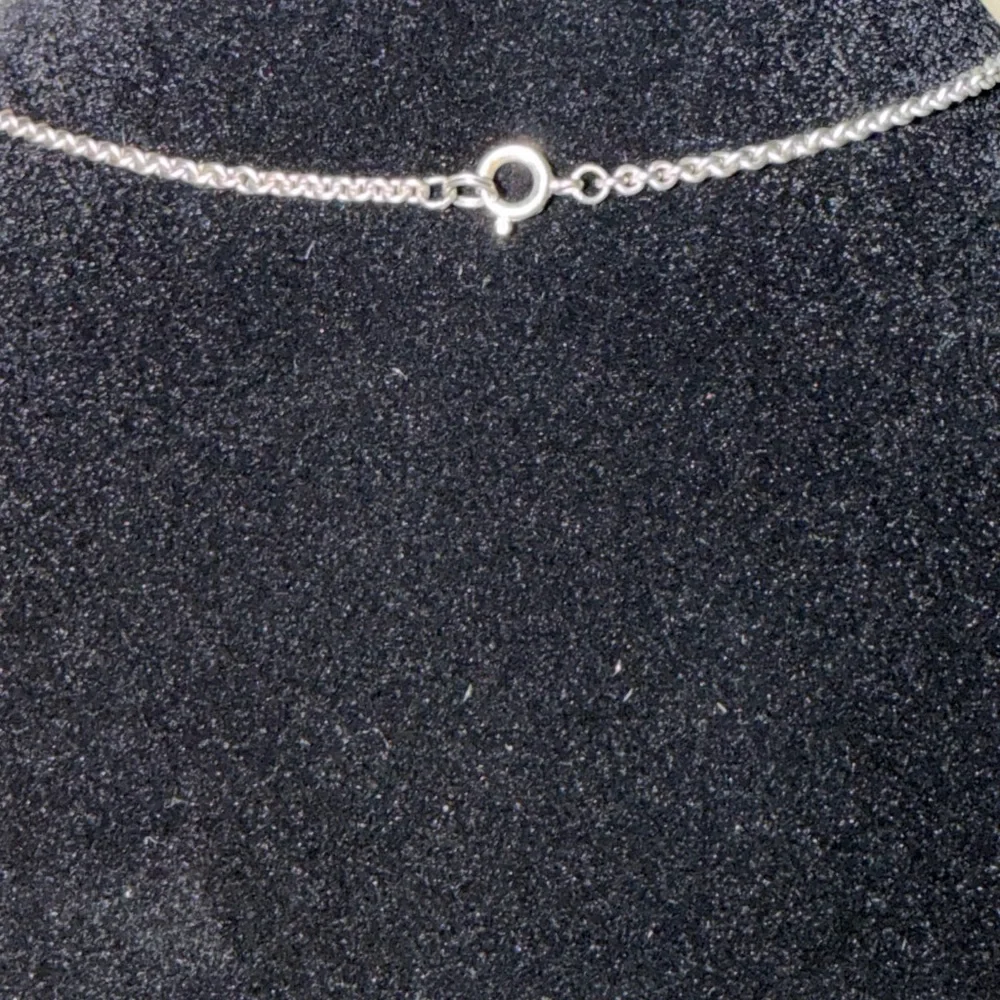 Chic Silver Necklace with Blue‎ Accents